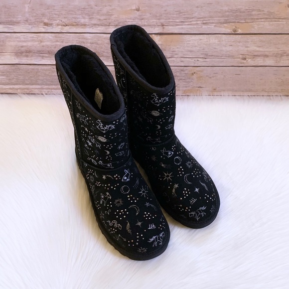 UGG Classic Zodiac Short Black Boots - Picture 4 of 9